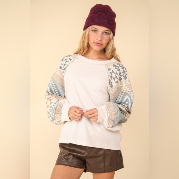 VERY J Printed Long Sleeve Round Neck Knit Top - Picture 1 of 5